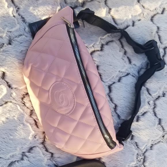 bebe Handbags - 🔥BEBE!!🔥BABY PINK BEBE FANNY PACK!! LAST!!